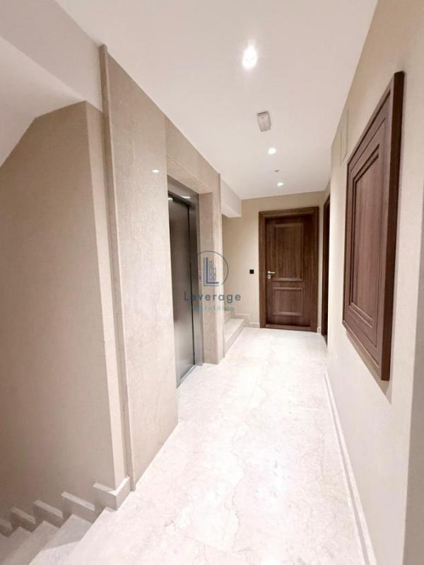 Stan na prodaju u Beogradu, Kalenić pijaca, cetvorosoban, 143m2, cena 556500 evra