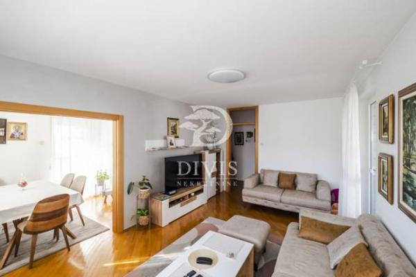 Stan na prodaju u Beogradu, Novi Beograd blok 22, trosoban, 92m2, cena 415000 evra