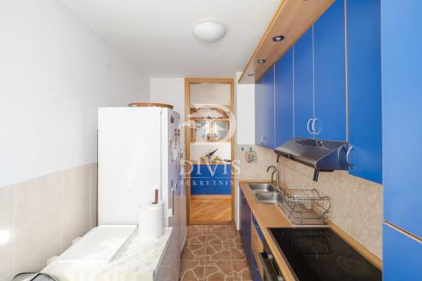 Stan na prodaju u Beogradu, Novi Beograd blok 22, trosoban, 92m2, cena 415000 evra