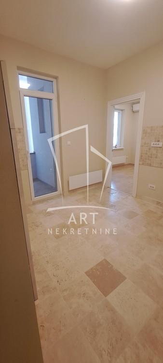 Stan na prodaju u Beogradu, Gornji Dorćol, trosoban, 56m2, cena 319000 evra