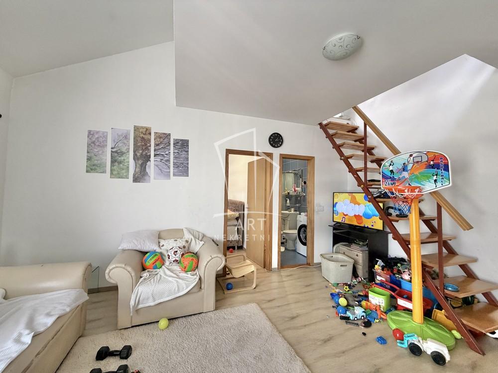 Stan na prodaju u Beogradu, Gornji Dorćol, dvoiposoban, 76m2, cena 205000 evra