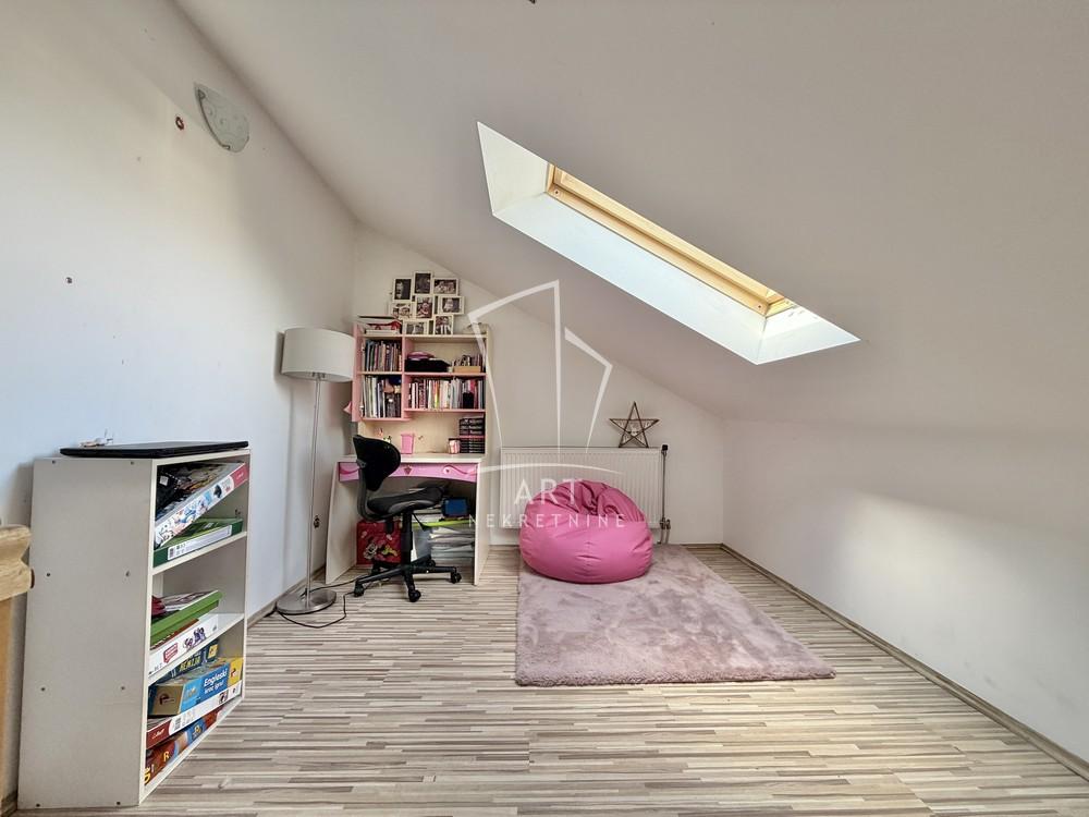 Stan na prodaju u Beogradu, Gornji Dorćol, dvoiposoban, 76m2, cena 205000 evra