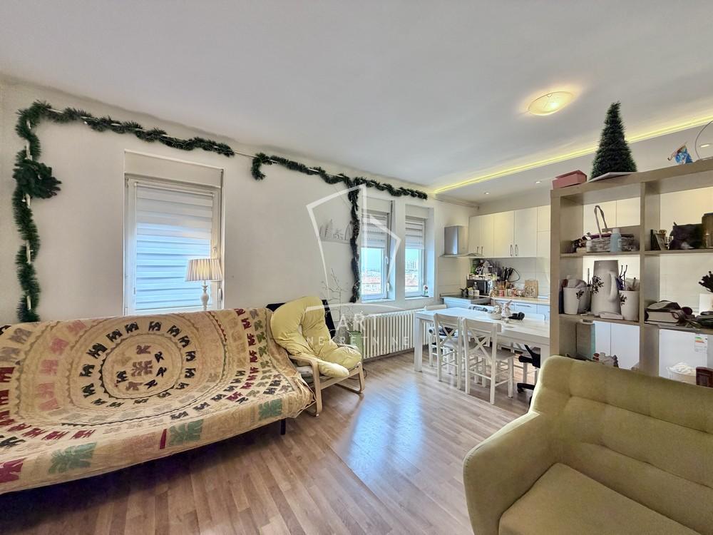 Stan na prodaju u Beogradu, Stari grad, trosoban, 71m2, cena 245000 evra