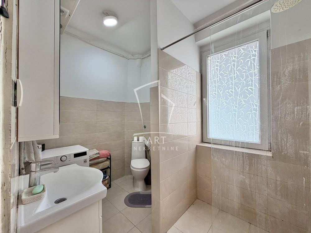 Stan na prodaju u Beogradu, Stari grad, trosoban, 71m2, cena 245000 evra