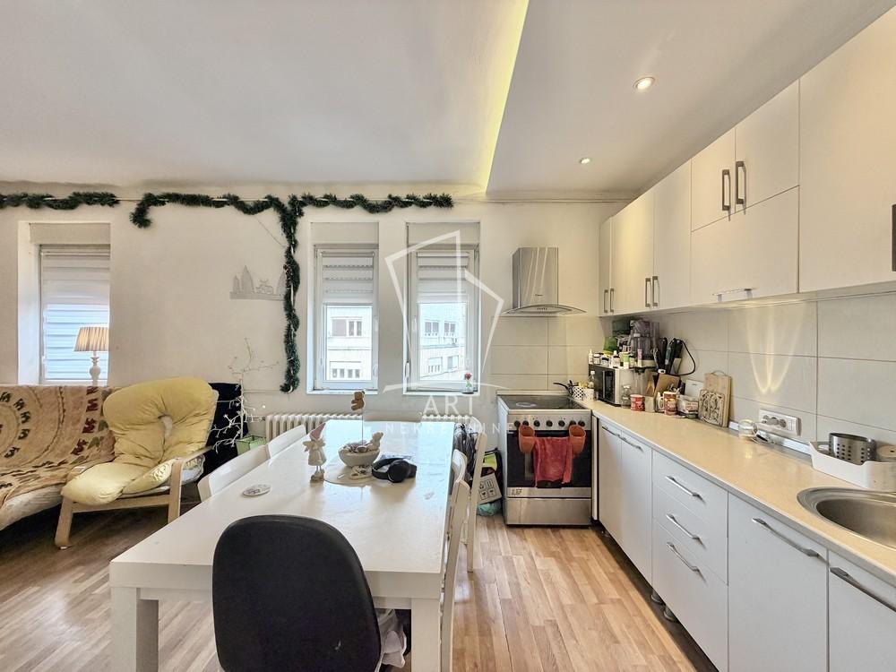 Stan na prodaju u Beogradu, Stari grad, trosoban, 71m2, cena 245000 evra