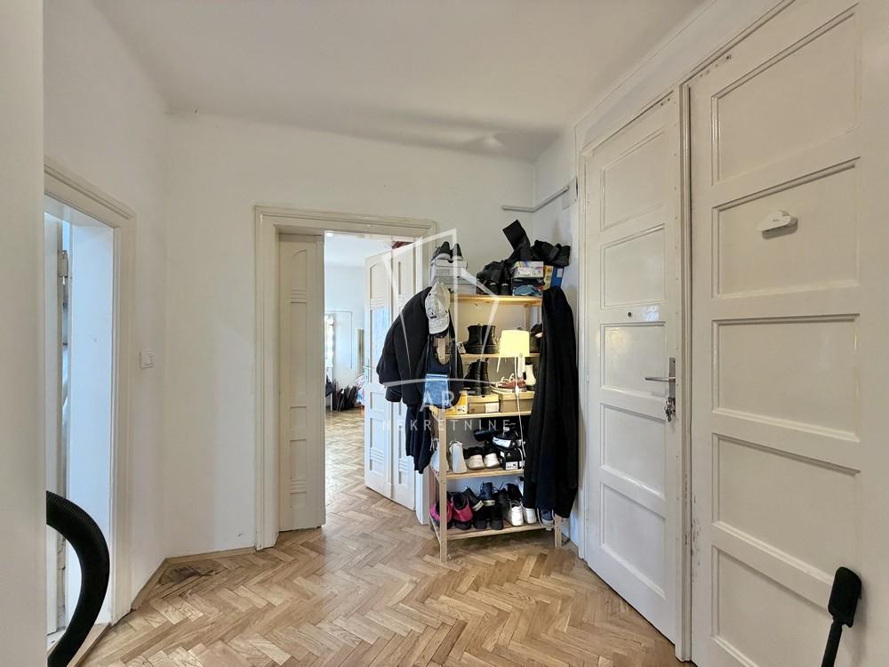 Stan na prodaju u Beogradu, Stari grad, trosoban, 71m2, cena 245000 evra