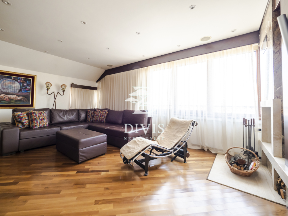 Stan na prodaju u Beogradu, Vračar, cetvorosoban, 97m2, cena 585000 evra