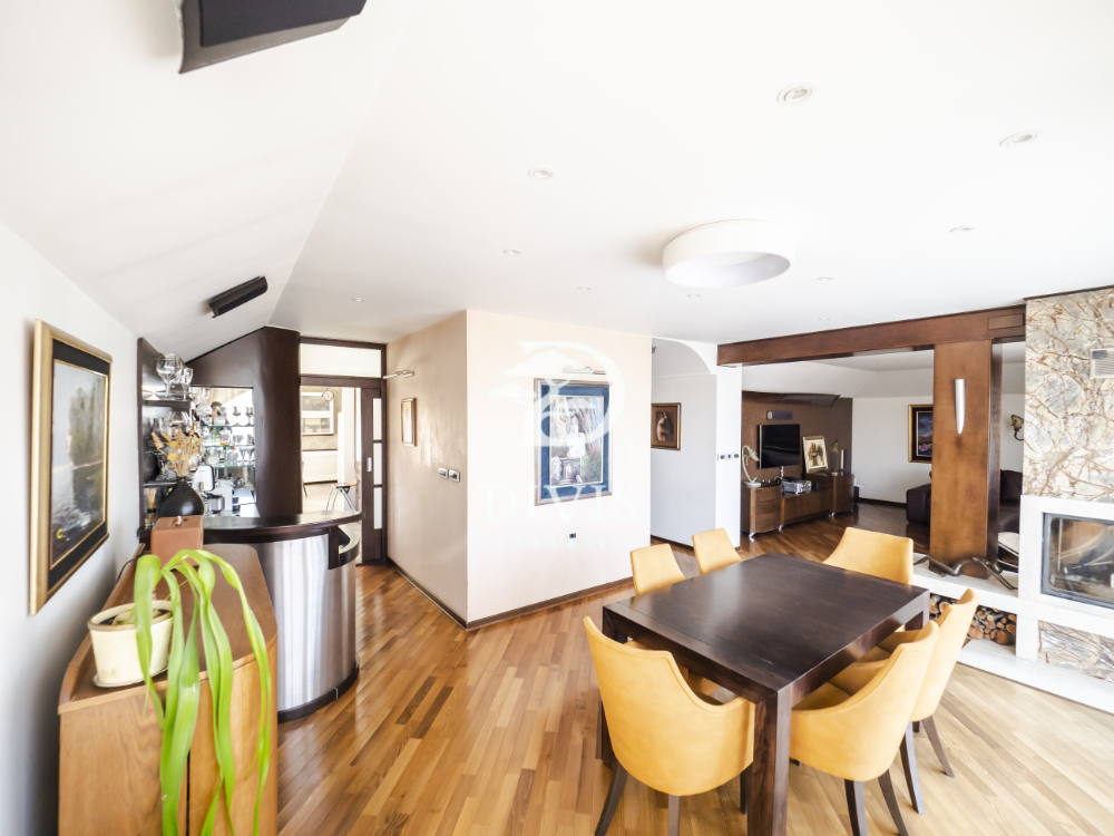 Stan na prodaju u Beogradu, Vračar, cetvorosoban, 97m2, cena 585000 evra