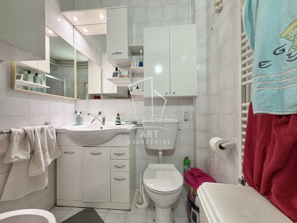 Stan na prodaju u Beogradu, Stari grad, cetvorosoban, 94m2, cena 350000 evra