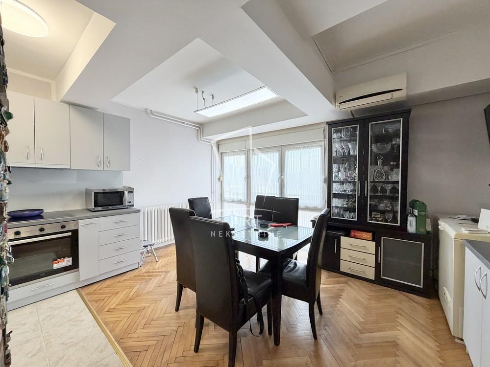 Stan na prodaju u Beogradu, Stari grad, cetvorosoban, 94m2, cena 350000 evra