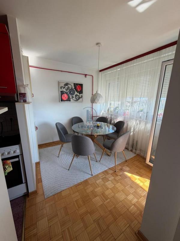 Stan na prodaju u Beogradu, Novi Beograd blok 38 (OŠ Ratko Mitrović), dvosoban, 62m2, cena 220000 evra