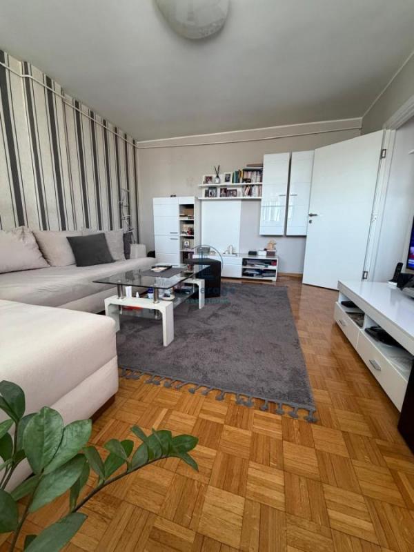 Stan na prodaju u Beogradu, Novi Beograd blok 38 (OŠ Ratko Mitrović), dvosoban, 62m2, cena 220000 evra