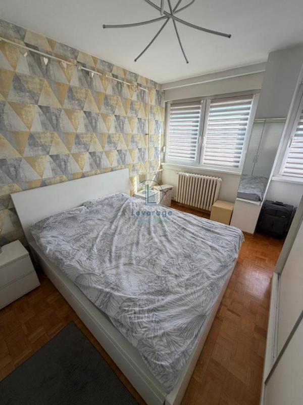 Stan na prodaju u Beogradu, Novi Beograd blok 38 (OŠ Ratko Mitrović), dvosoban, 62m2, cena 220000 evra