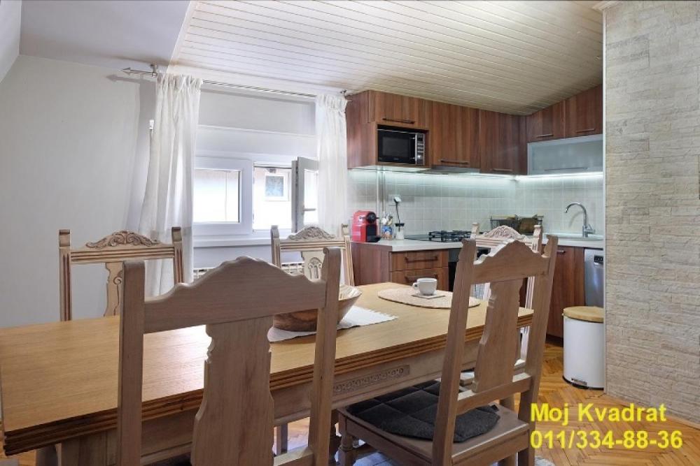 Stan na prodaju u Beogradu, Zemun polje, cetvorosoban, 100m2, cena 150000 evra