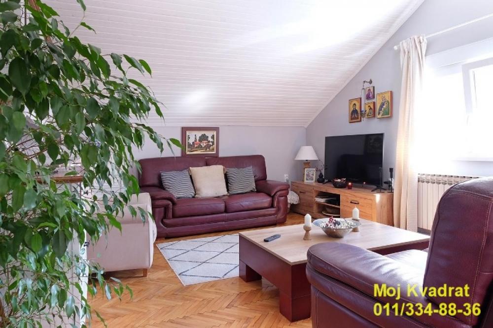 Stan na prodaju u Beogradu, Zemun polje, cetvorosoban, 100m2, cena 150000 evra