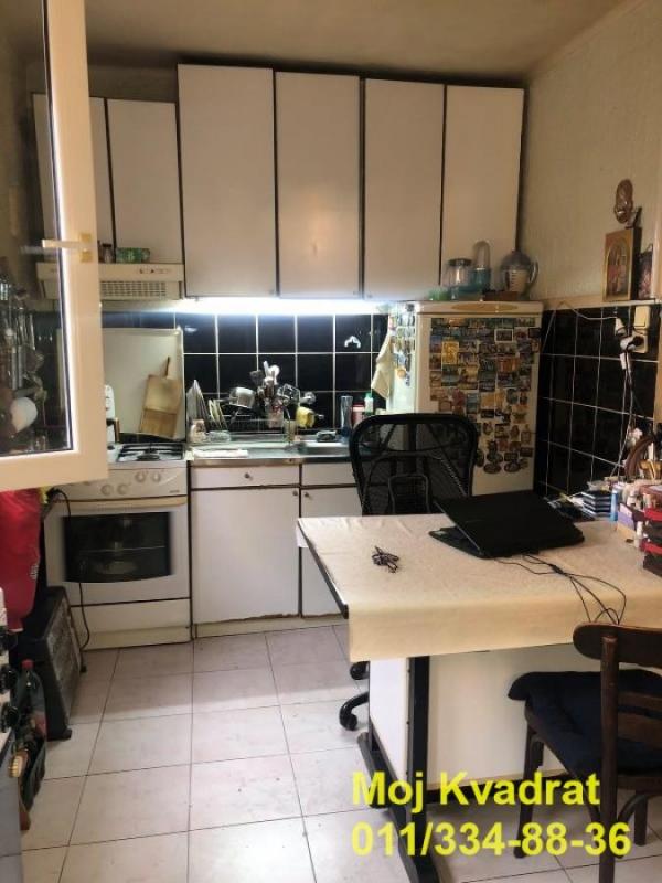 Stan na prodaju u Beogradu, Karaburma, troiposoban, 64m2, cena 149500 evra