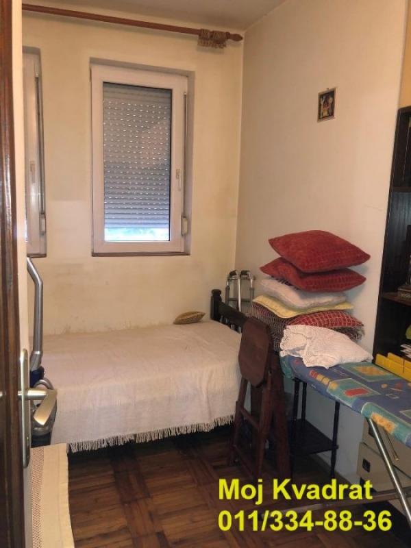 Stan na prodaju u Beogradu, Karaburma, troiposoban, 64m2, cena 149500 evra