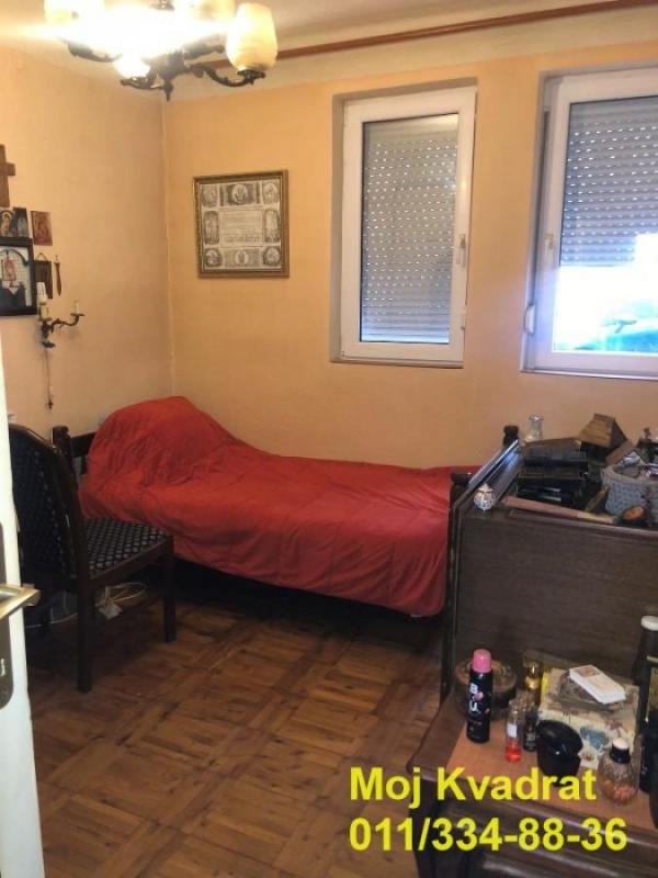 Stan na prodaju u Beogradu, Karaburma, troiposoban, 64m2, cena 149500 evra