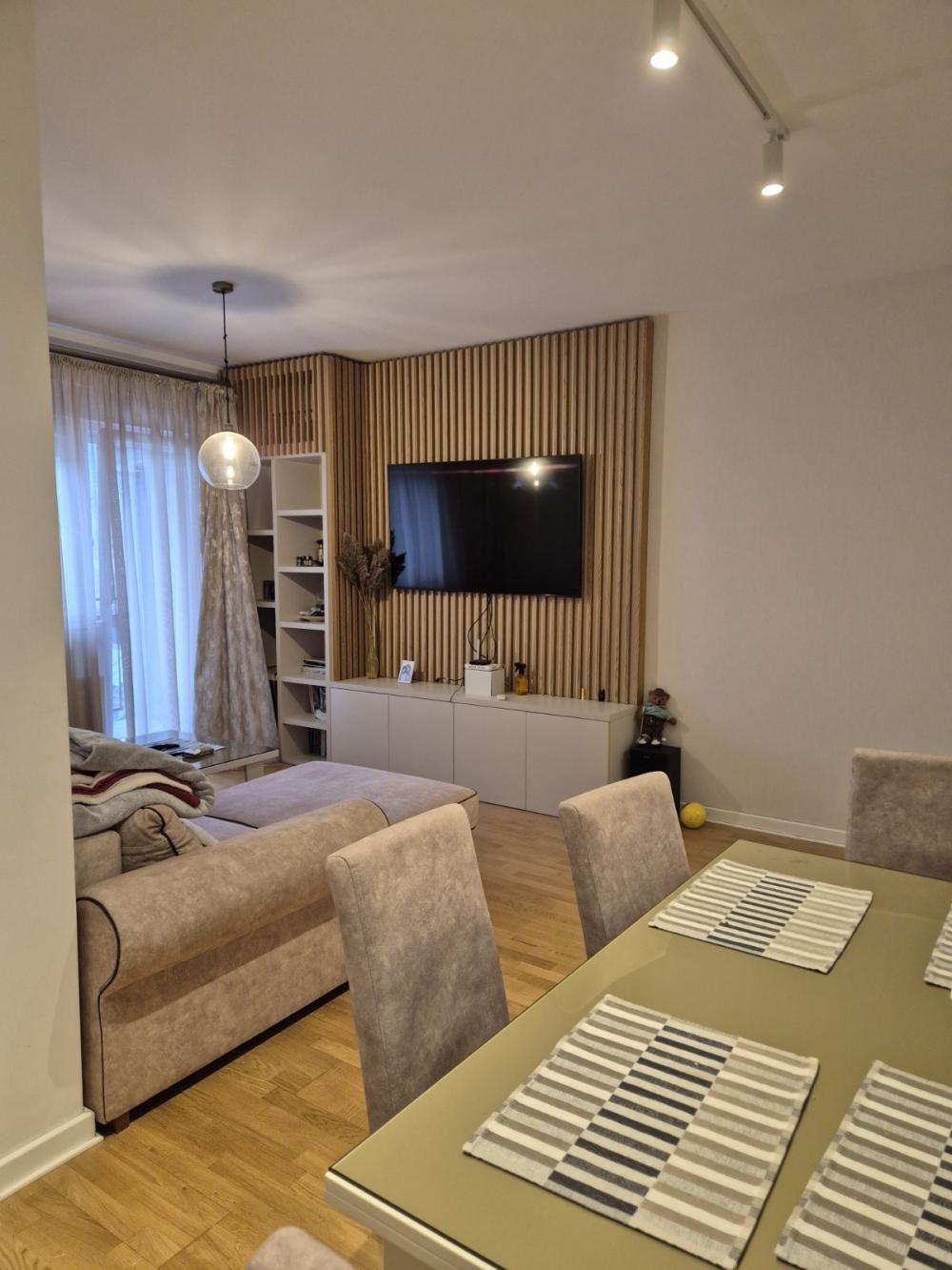 Stan na prodaju u Beogradu, Karaburma, cetvorosoban, 74m2, cena 305000 evra