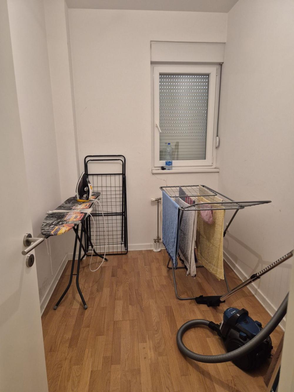 Stan na prodaju u Beogradu, Karaburma, cetvorosoban, 74m2, cena 305000 evra