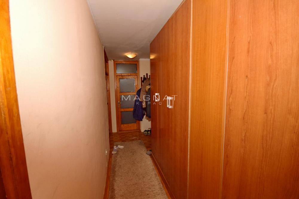 Stan na prodaju u Beogradu, Čukarica, dvoiposoban, 58m2, cena 198000 evra