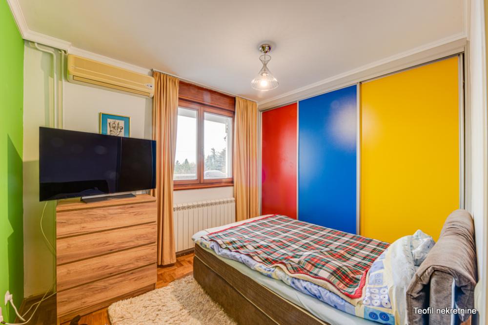 Stan na prodaju u Beogradu, Mirijevo, trosoban, 82m2, cena 240000 evra