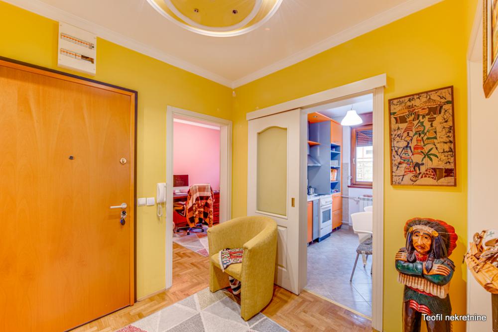 Stan na prodaju u Beogradu, Mirijevo, trosoban, 82m2, cena 240000 evra