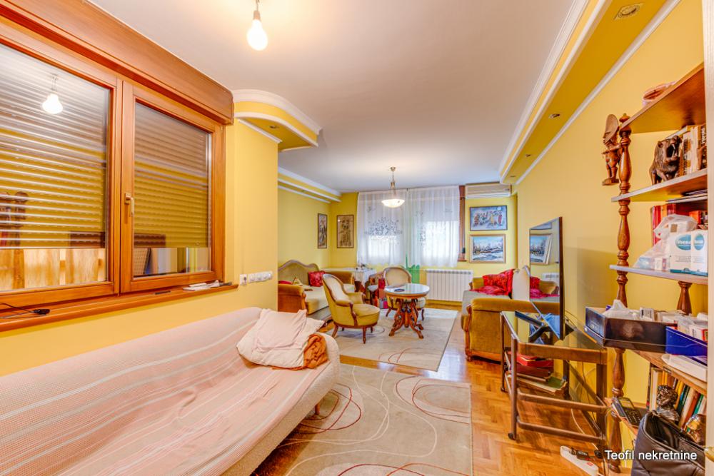 Stan na prodaju u Beogradu, Mirijevo, trosoban, 82m2, cena 240000 evra