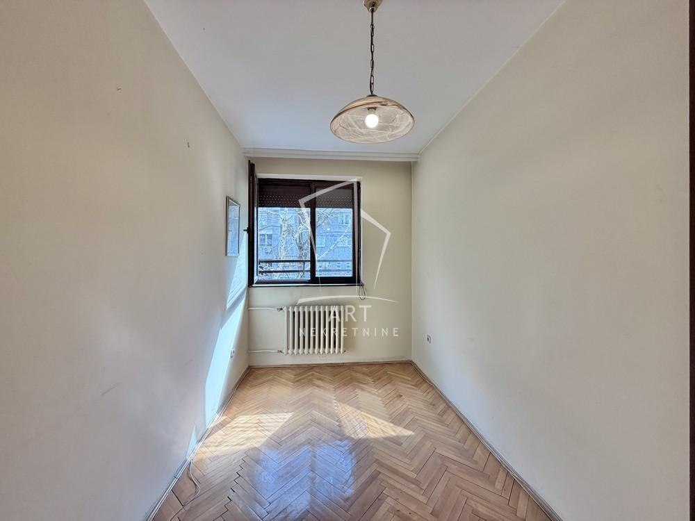 Stan na prodaju u Beogradu, Beograd na vodi, cetvorosoban, 99m2, cena 380000 evra