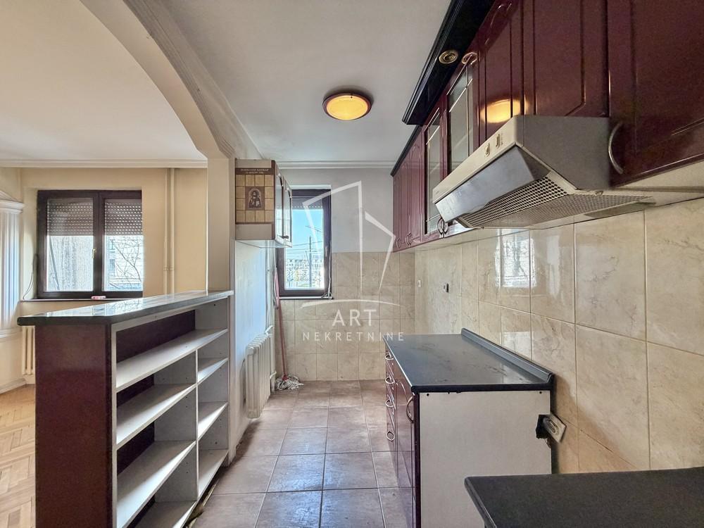 Stan na prodaju u Beogradu, Beograd na vodi, cetvorosoban, 99m2, cena 380000 evra