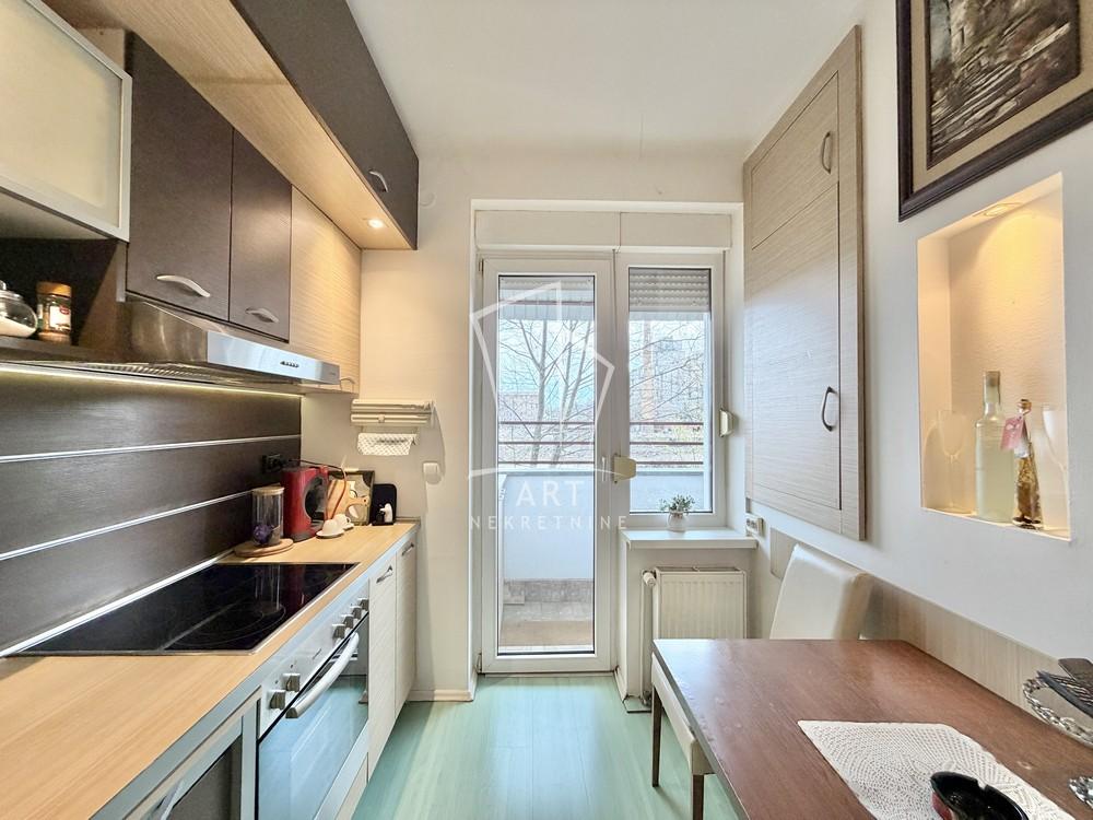 Stan na prodaju u Beogradu, Bulevar despota Stefana, dvosoban, 49m2, cena 207000 evra