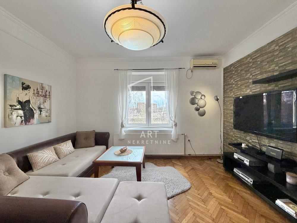 Stan na prodaju u Beogradu, Bulevar despota Stefana, dvosoban, 49m2, cena 207000 evra