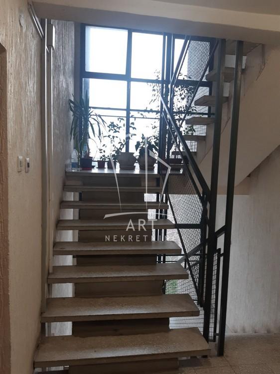 Stan na prodaju u Beogradu, Čukarica, dvosoban, 58m2, cena 179000 evra