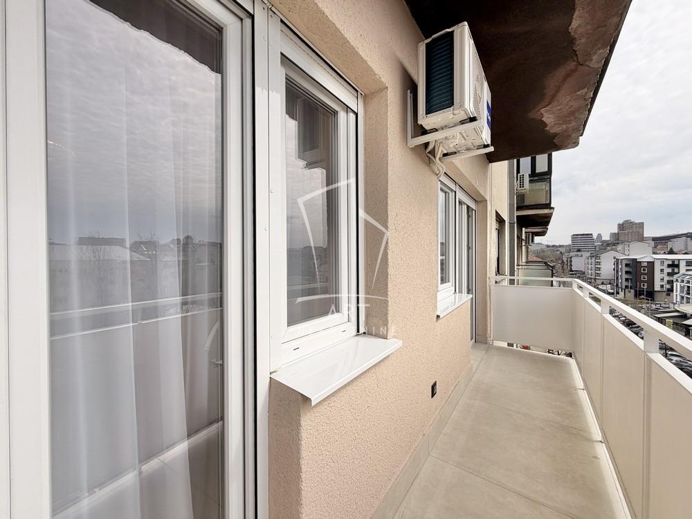 Stan na prodaju u Beogradu, Vračar, dvosoban, 43m2, cena 200000 evra