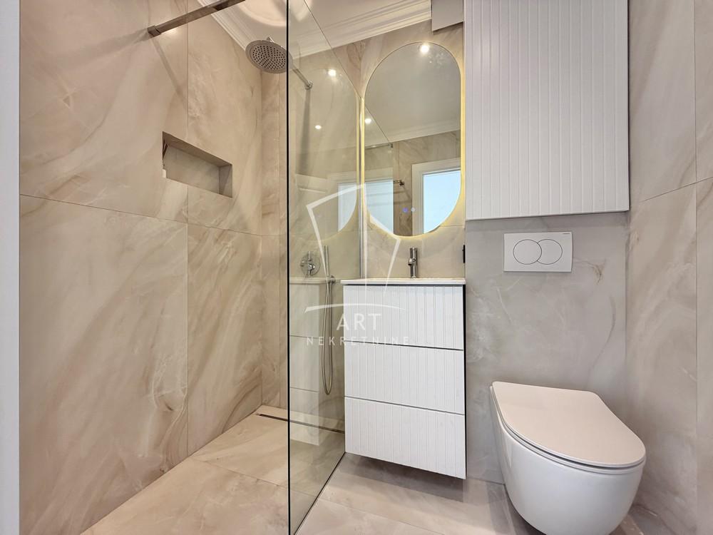 Stan na prodaju u Beogradu, Vračar, dvosoban, 43m2, cena 200000 evra