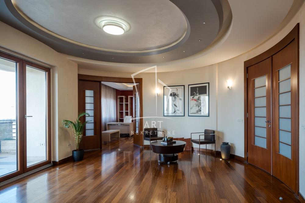 Stan na prodaju u Beogradu, Banovo brdo, trosoban, 137m2, cena 480000 evra