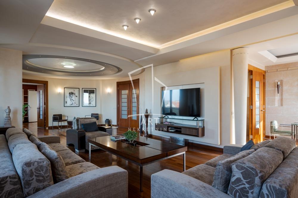 Stan na prodaju u Beogradu, Banovo brdo, trosoban, 137m2, cena 480000 evra