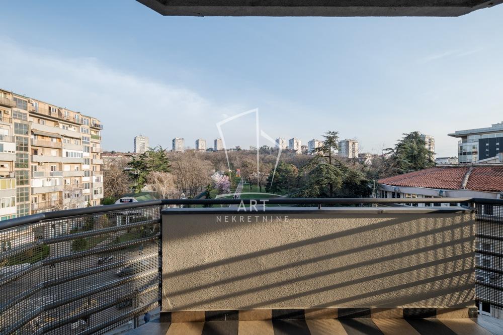 Stan na prodaju u Beogradu, Banovo brdo, trosoban, 137m2, cena 480000 evra