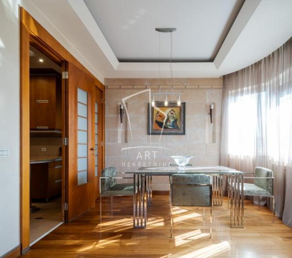 Stan na prodaju u Beogradu, Banovo brdo, trosoban, 137m2, cena 480000 evra