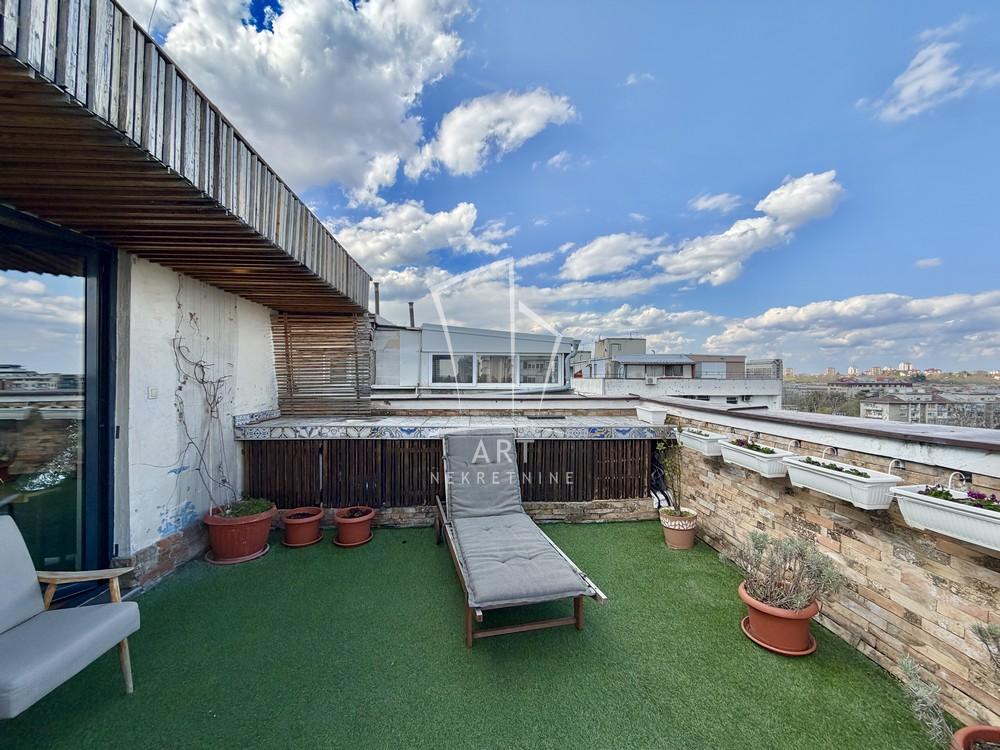 Stan na prodaju u Beogradu, Novi Beograd blok 11C (Stari Merkator), jednoiposoban, 38m2, cena 155000 evra