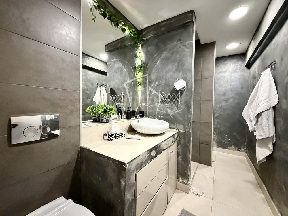 Stan na prodaju u Beogradu, Novi Beograd blok 11C (Stari Merkator), jednoiposoban, 38m2, cena 155000 evra