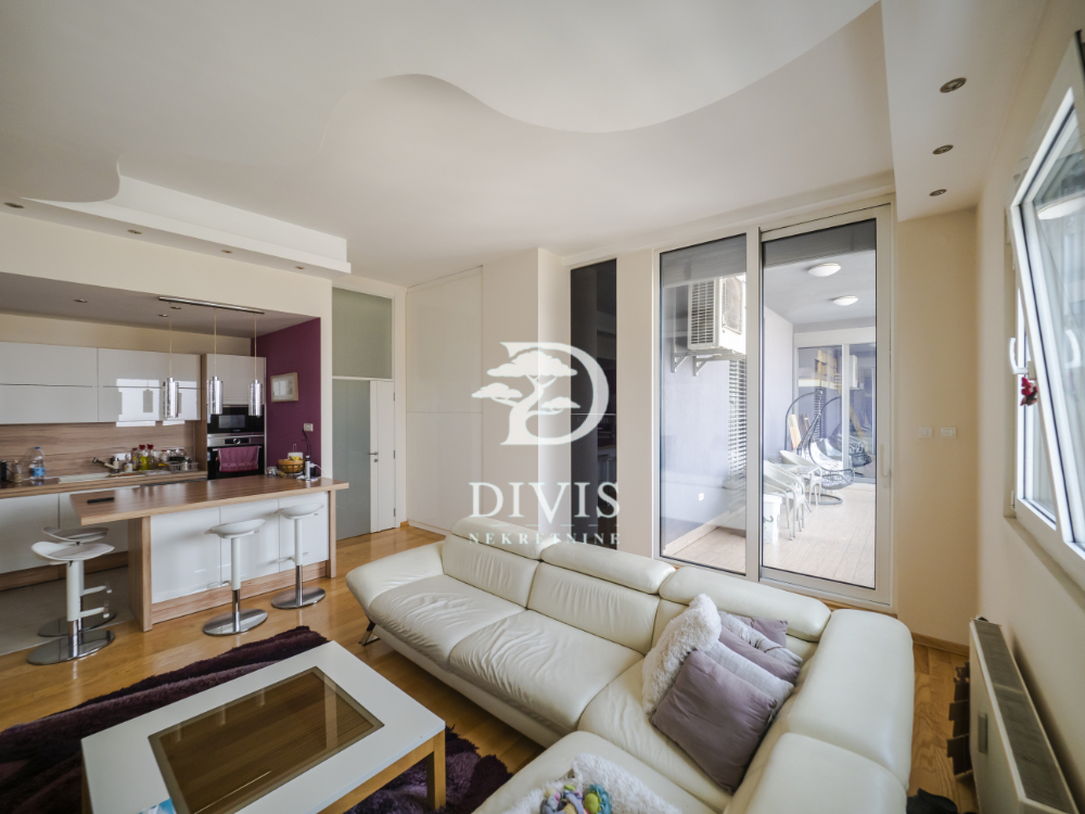 Stan na prodaju u Beogradu, Karaburma, cetvorosoban, 129m2, cena 520000 evra