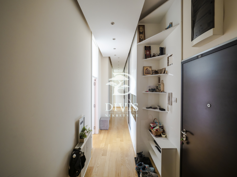 Stan na prodaju u Beogradu, Karaburma, cetvorosoban, 129m2, cena 520000 evra