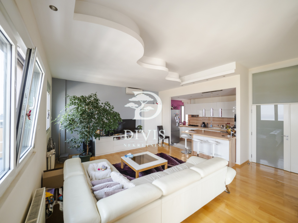 Stan na prodaju u Beogradu, Karaburma, cetvorosoban, 129m2, cena 520000 evra