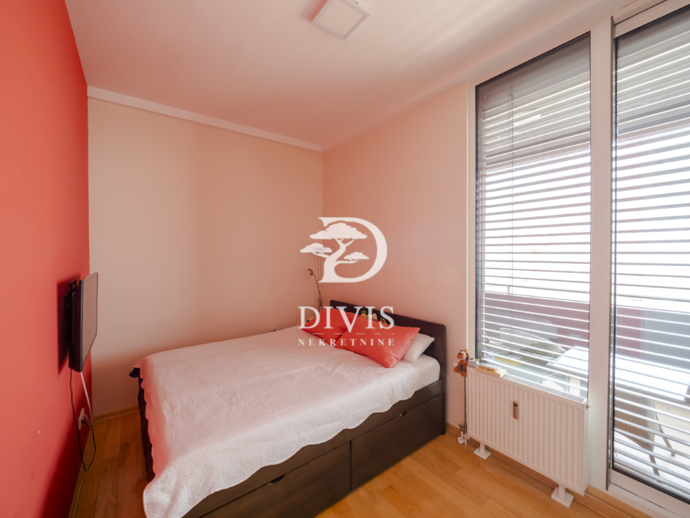 Stan na prodaju u Beogradu, Karaburma, cetvorosoban, 129m2, cena 520000 evra