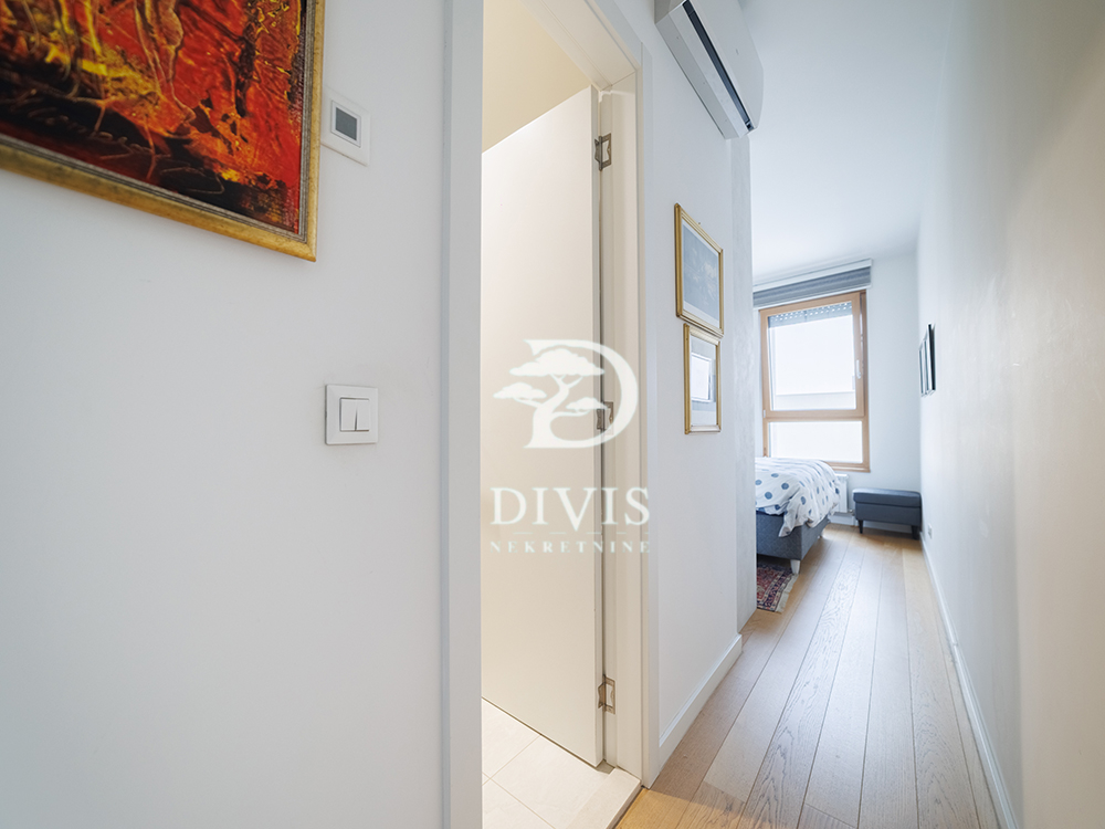 Stan na prodaju u Beogradu, Savski venac, cetvorosoban, 107m2, cena 684800 evra