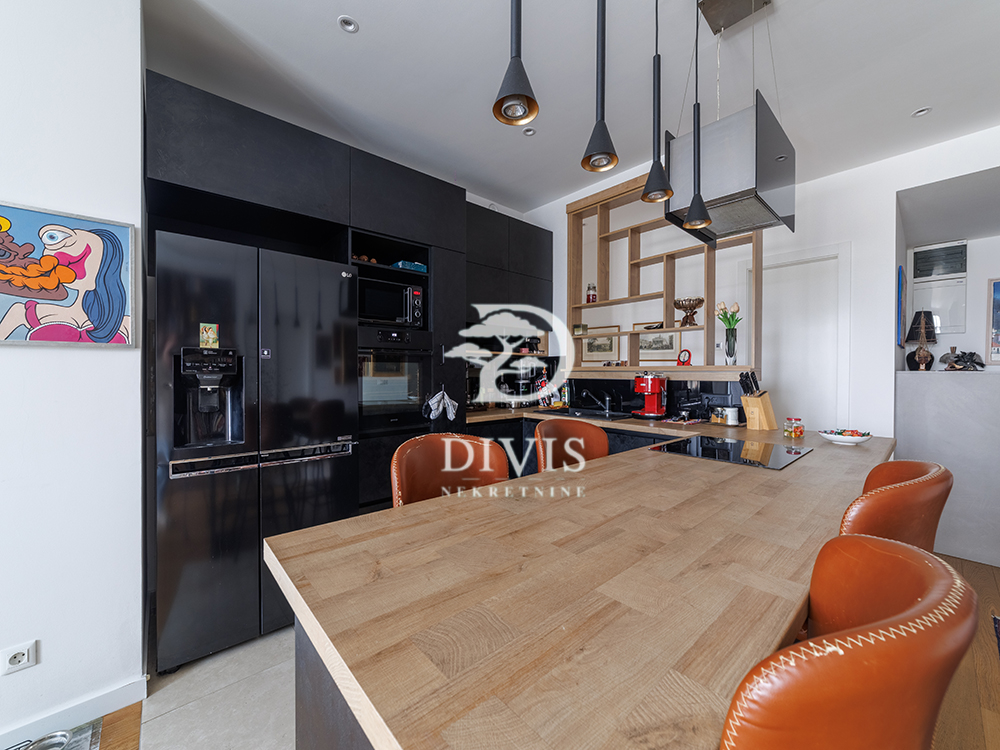 Stan na prodaju u Beogradu, Savski venac, cetvorosoban, 107m2, cena 684800 evra