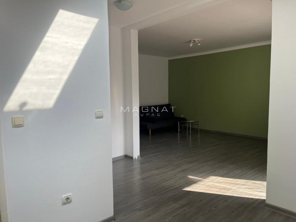 Stan na prodaju u Beogradu, Banovo brdo, jednosoban, 44m2, cena 142000 evra