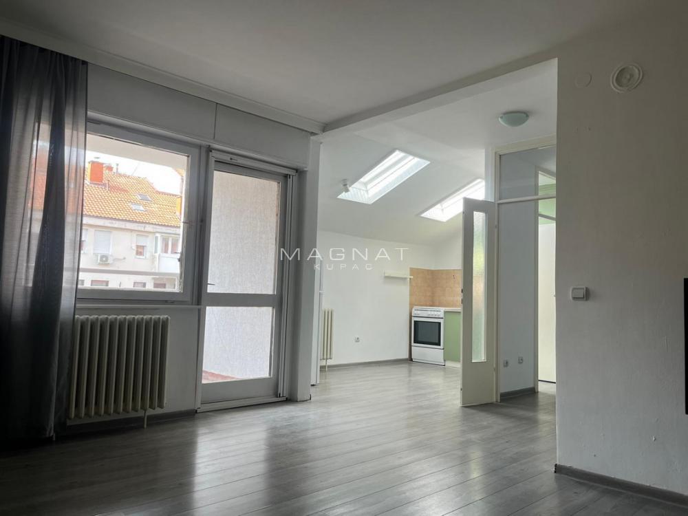 Stan na prodaju u Beogradu, Banovo brdo, jednosoban, 44m2, cena 142000 evra