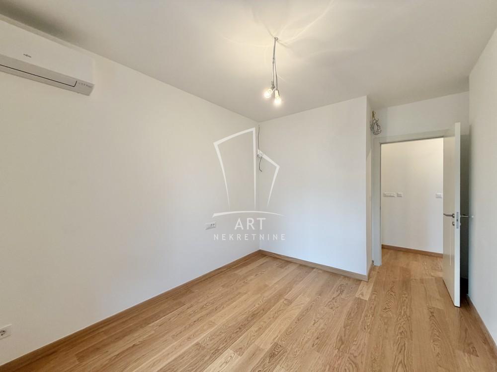 Stan na prodaju u Beogradu, Novi Beograd, dvosoban, 59m2, cena 305000 evra